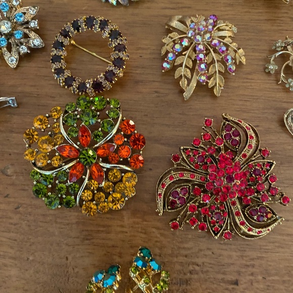 Lot of 14 Exquisite Vintage Brooches - Picture 2 of 4